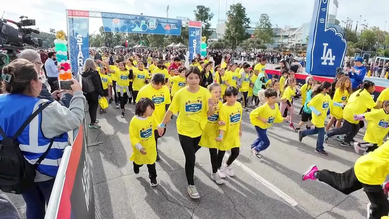 LAUSD students complete '26th Mile' run at Dodger Stadium