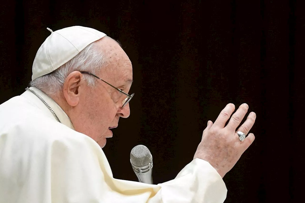 Pope: Ukraine should have 'courage of the white flag' of negotiations