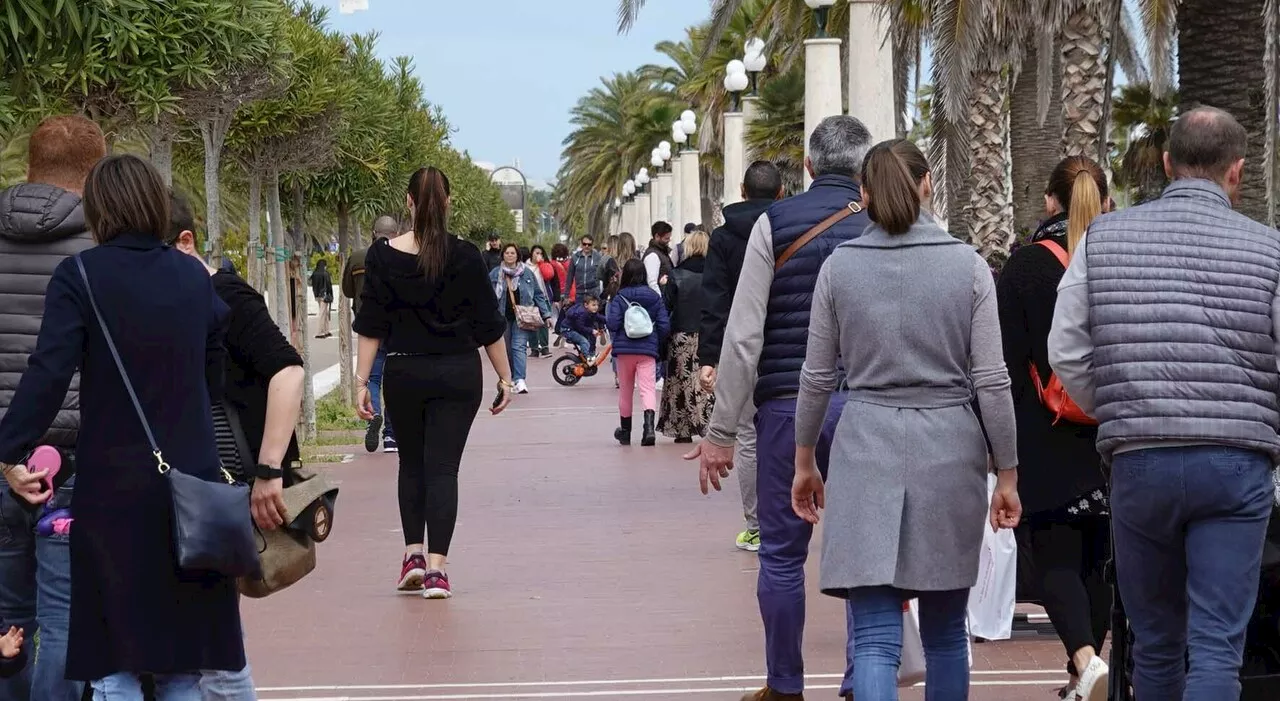 Ragazza molestata mentre pattina sul lungomare: denunciato bullo di 15 anni