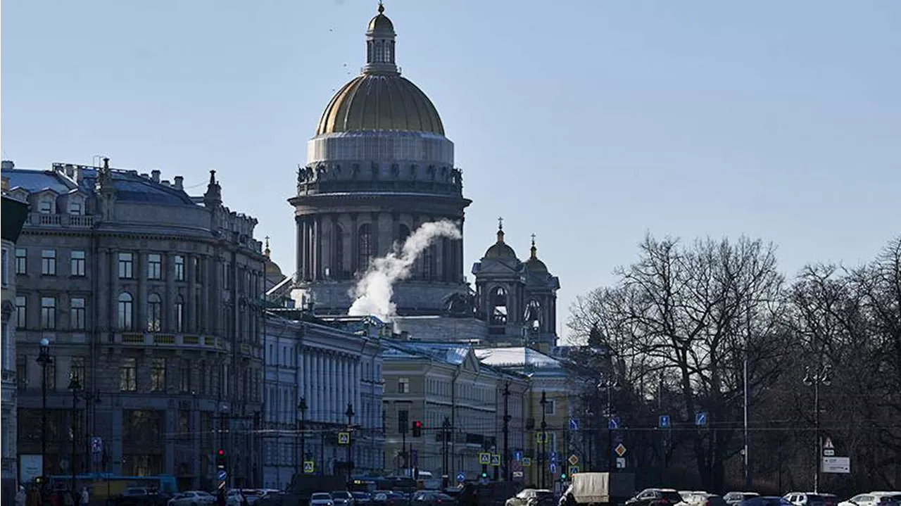 Одинаковую погоду в Москве и Петербурге объяснили антициклоном