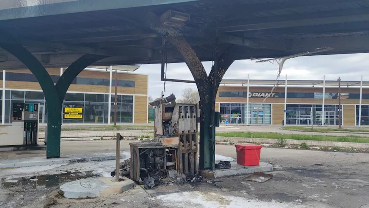 Son scooter s'embrase alors qu'il fait le plein à la station essence