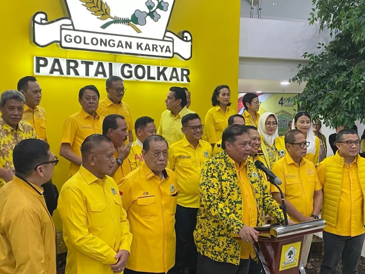 Di Depan Bamsoet, Airlangga Tegaskan Tidak Ada Munas Golkar sampai Desember 2024