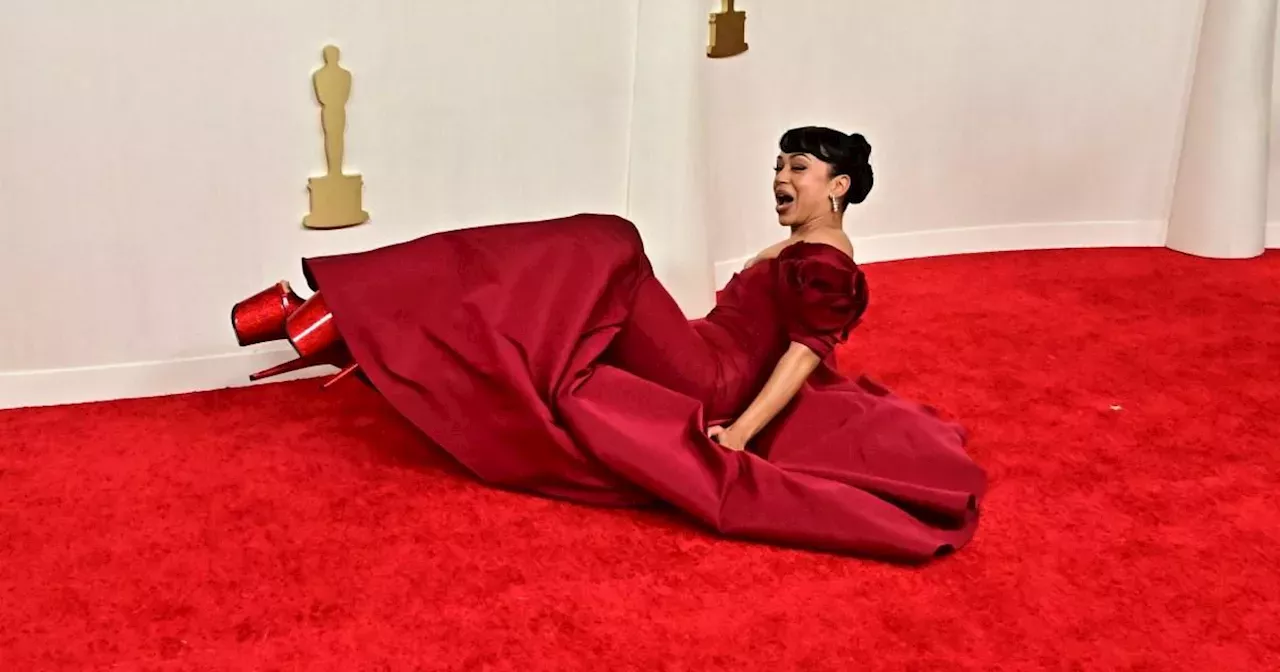Hollywood star takes embarrassing tumble on Oscars 2024 red carpet