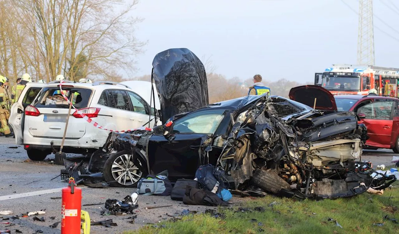 Schwere Unfälle auf A7: Schwangere in Lebensgefahr, Helikopter im Einsatz