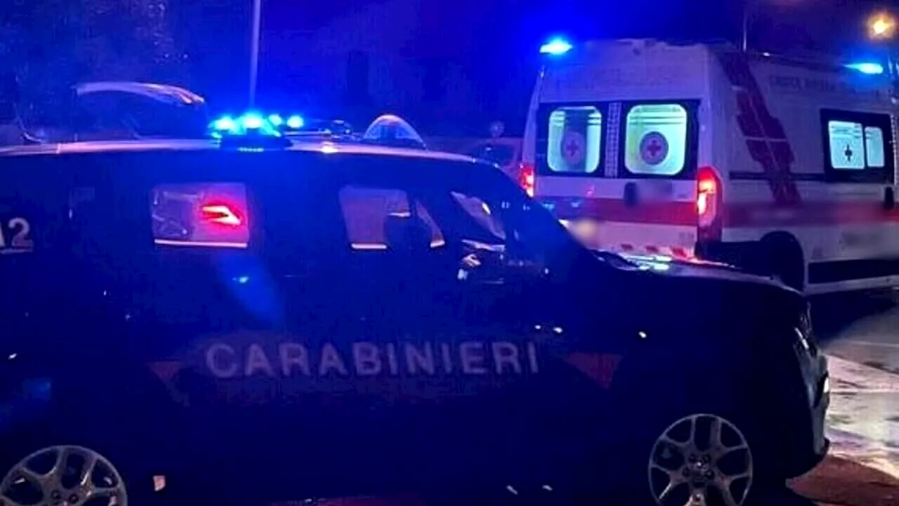 Incidente all'Eur, evade dai domiciliari e si schianta con l'auto contro un palo: è grave