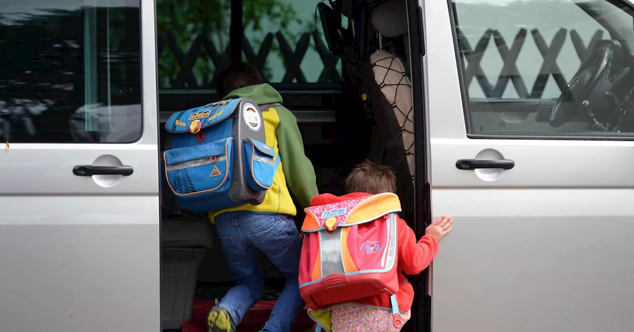 NRW: Städtetag will Verkehrschaos an Schulen durch Elterntaxis eindämmen​