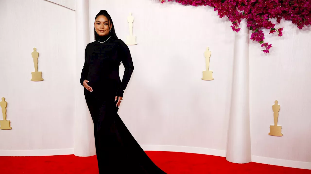 Oscars 2024 live: Hollywood stars head to red carpet - as actress reveals pregnancy