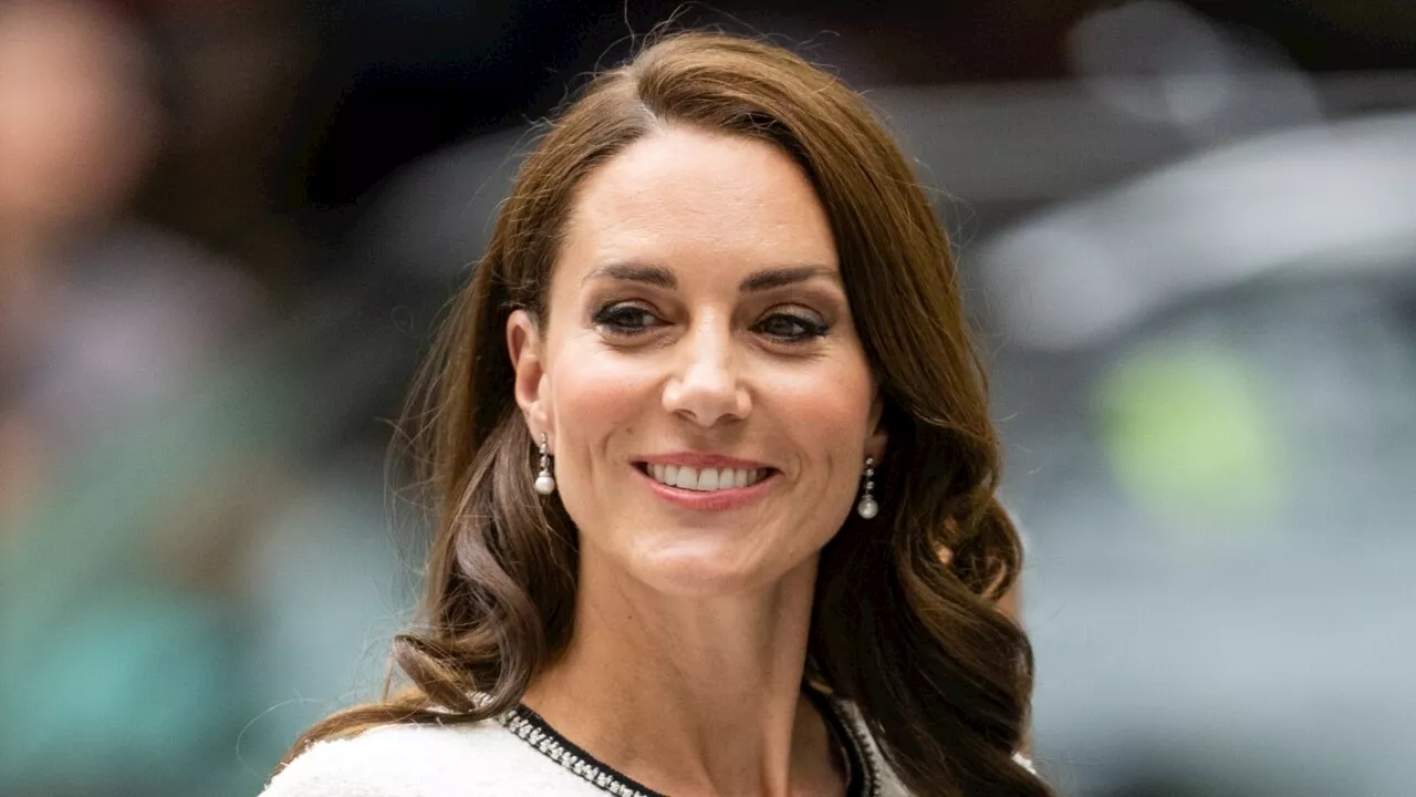 Kensington Palace releases photo of Princess Kate following abdominal surgery