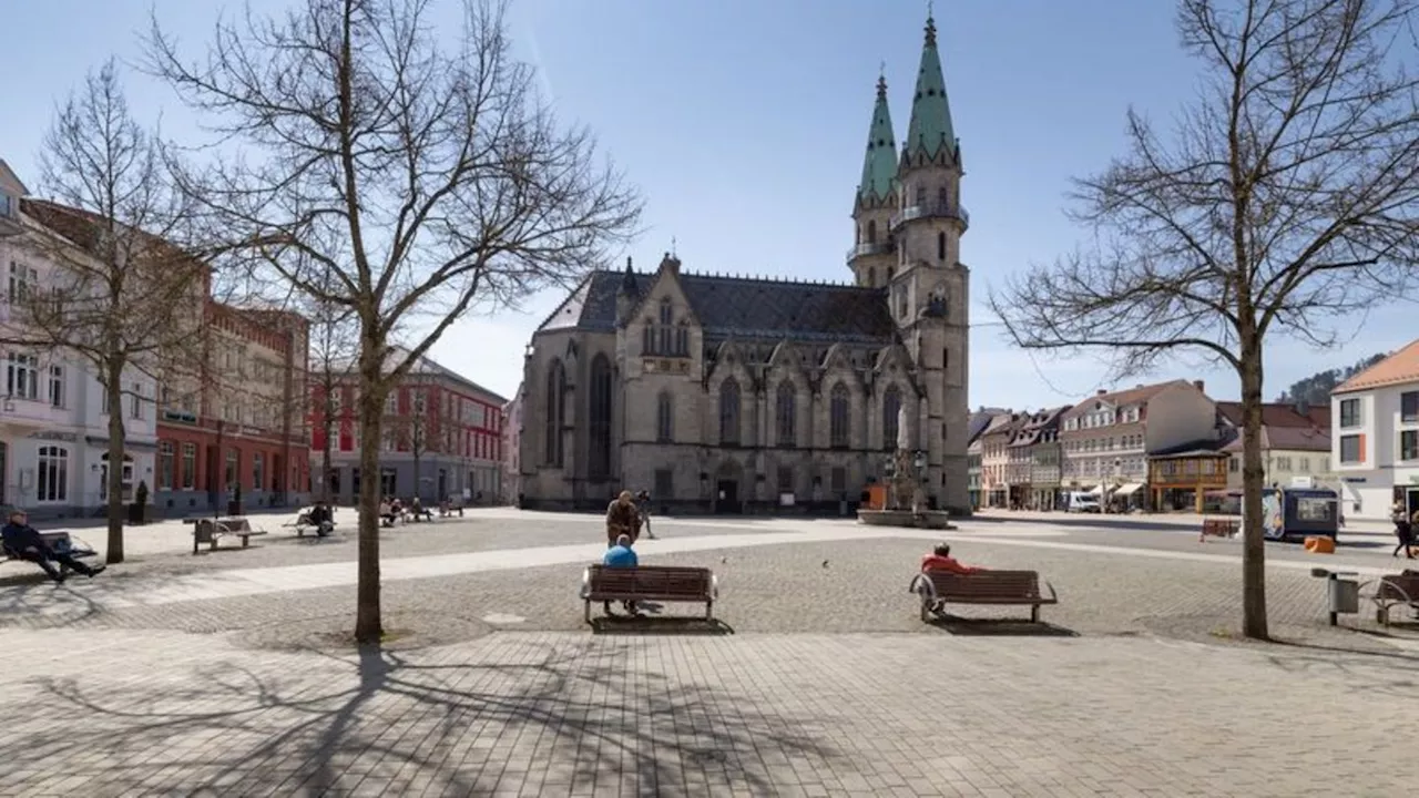 Schmalkalden-Meiningen: Mädchen verabreden sich zu Prügelei: Rund 100 Schaulustige