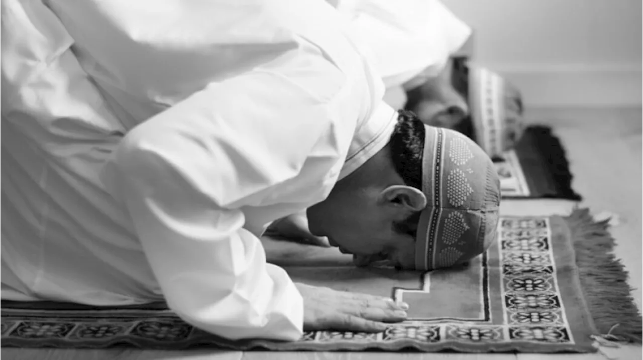 Bacaan Niat Salat Tarawih Berjamaah Maupun Sendiri, Lengkap Tulisan Latin dan Artinya