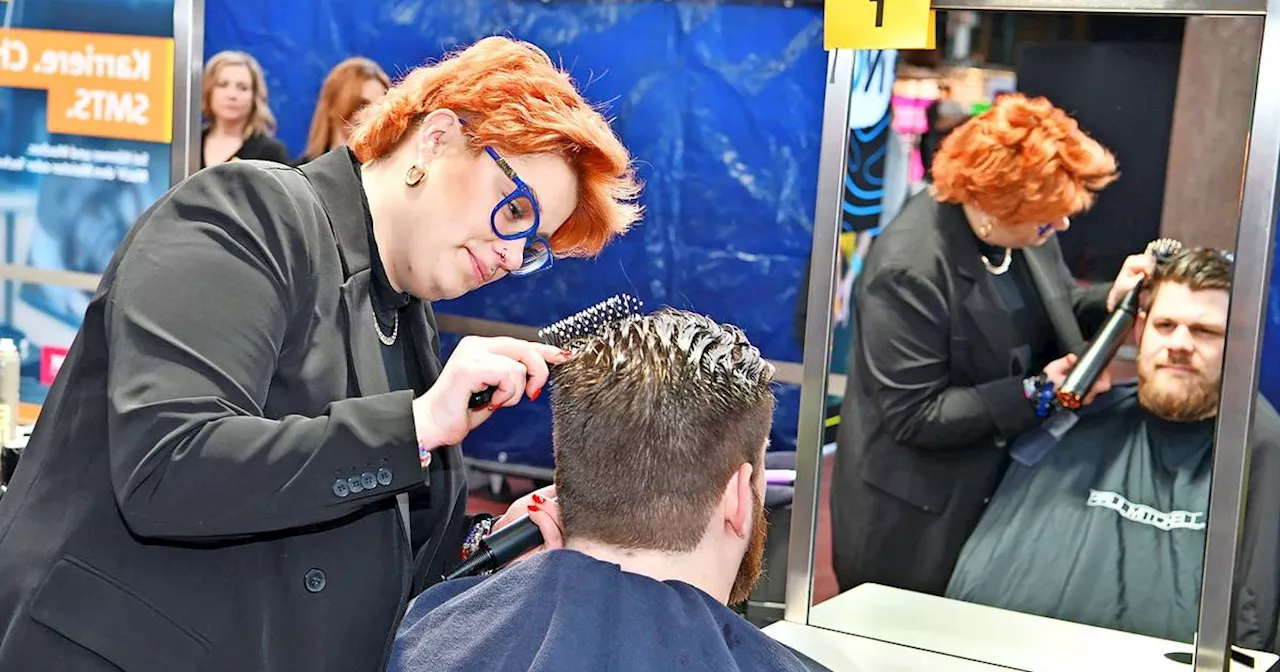 Friseure zeigen bei Messe in Saarbrücken ihr Können​