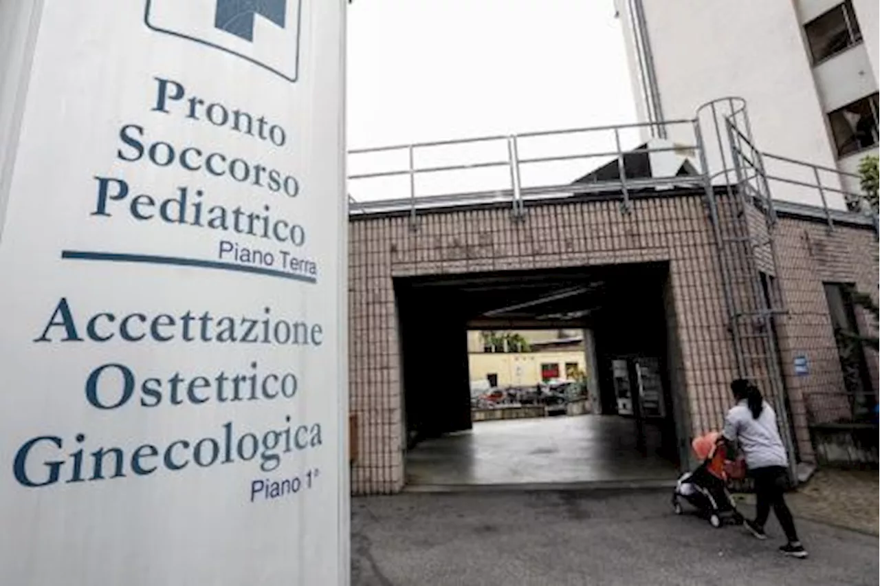 In fila per votare, le si rompono le acque: partorisce poco dopo in ospedale