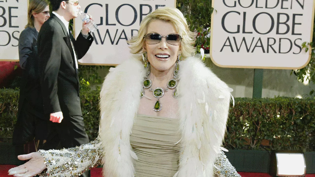 How Joan Rivers Turned Red-Carpet Arrivals Into High-Camp Carpet-Bombing