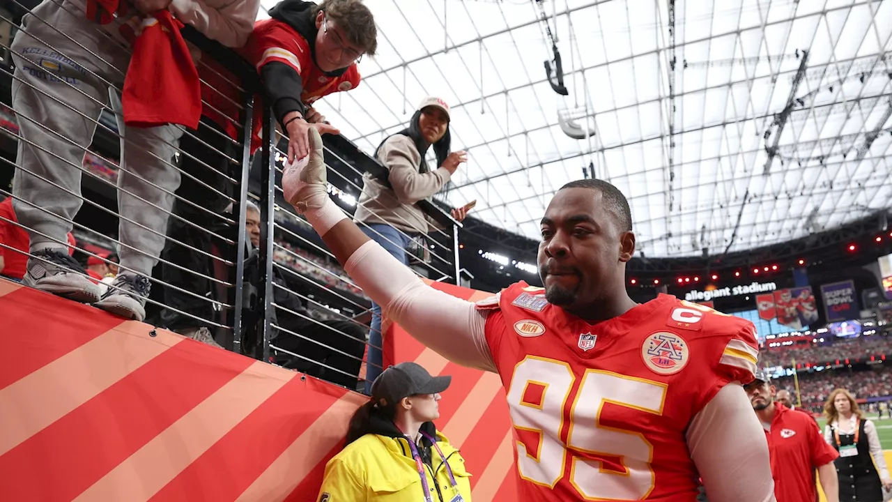 Chris Jones agrees to a five-year deal to remain with the Chiefs