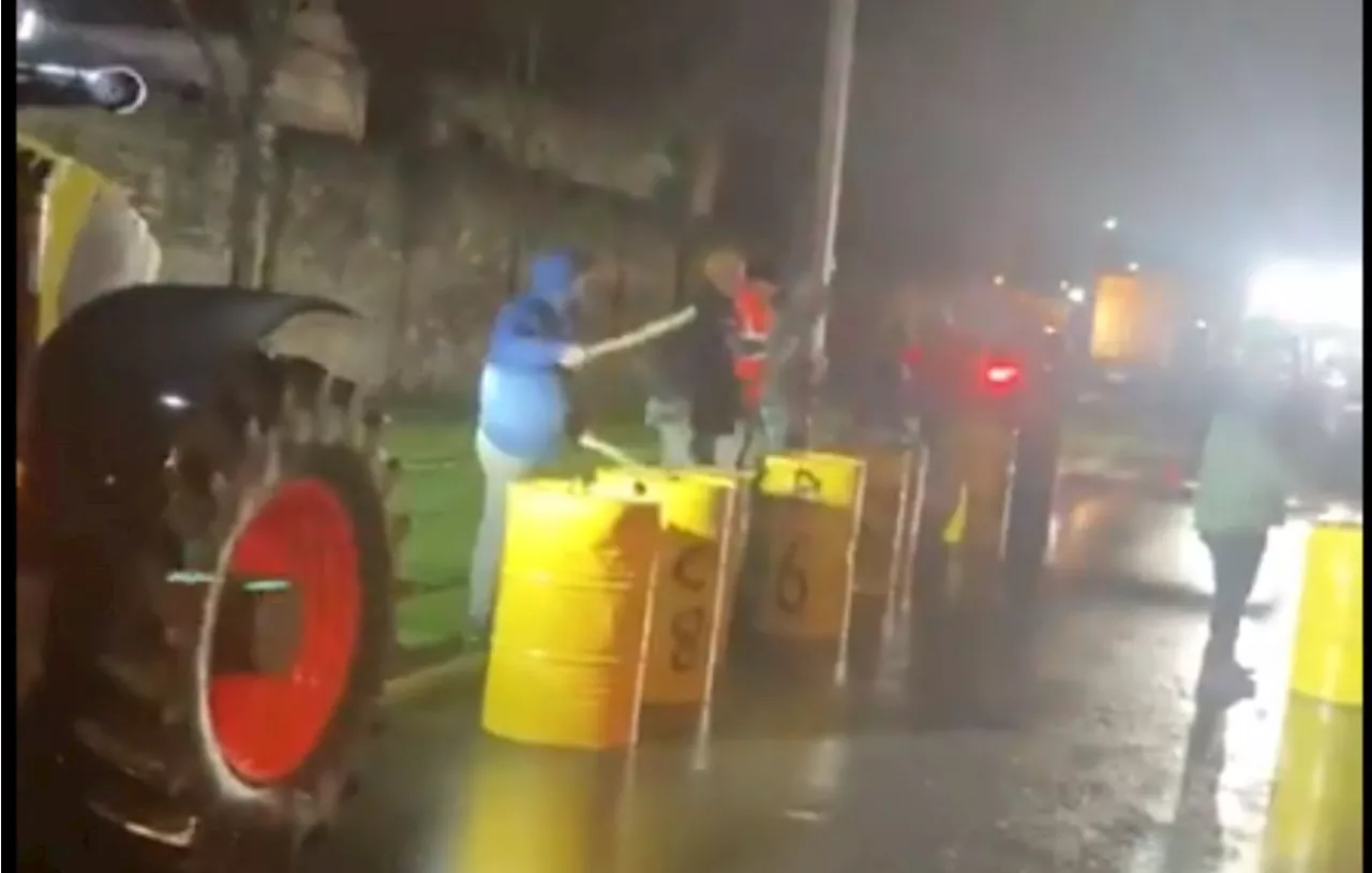 Tension entre agriculteurs et CRS devant le conseil régional de Nouvelle-Aquitaine