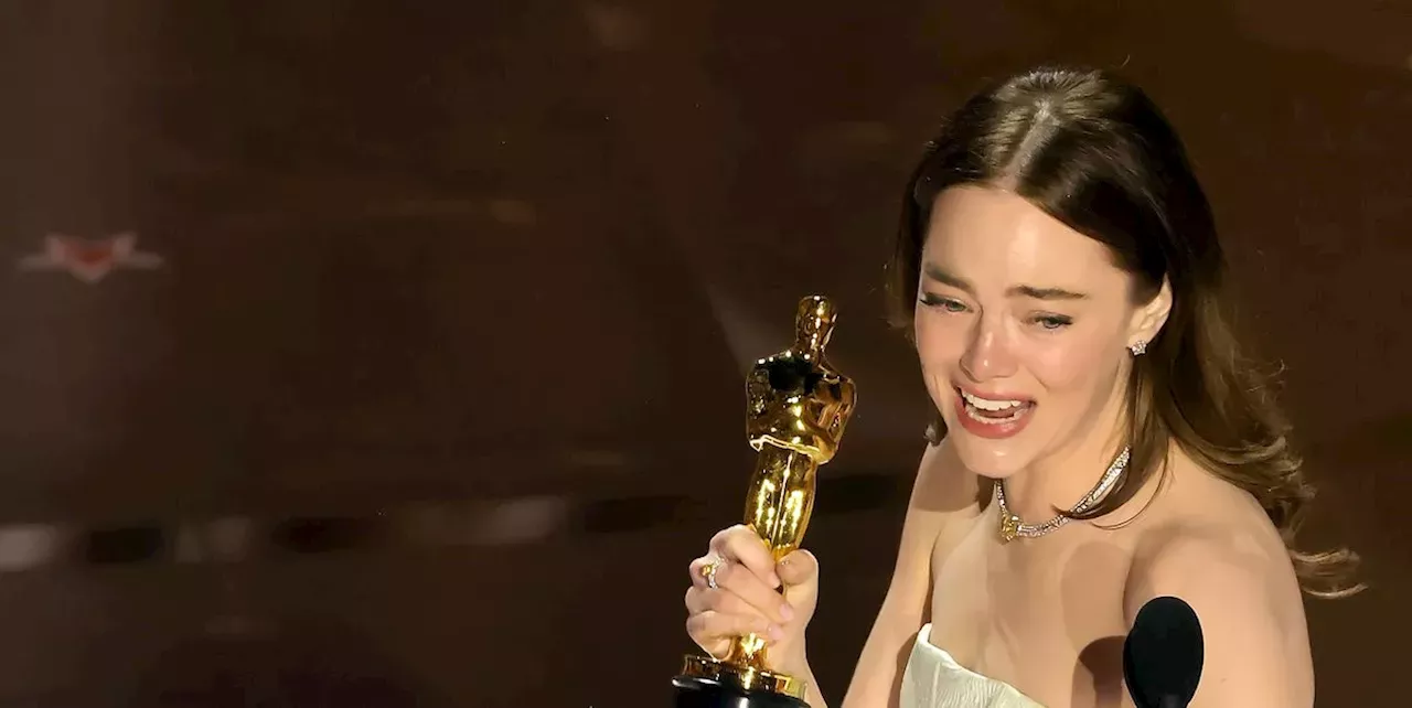 Oscar 2024, tutti i vincitori Oppenheimer è il Miglior film, Emma