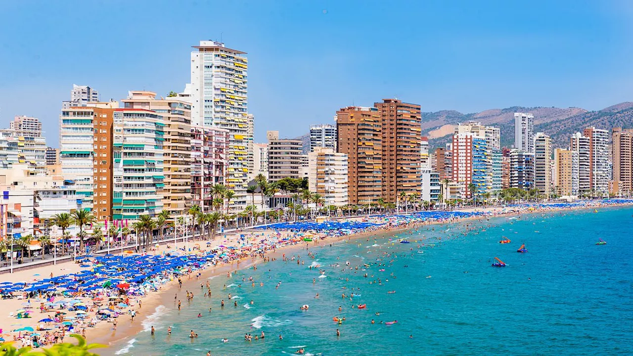 Brits warned of little-known rule at popular holiday destination that could see people fined £1,000