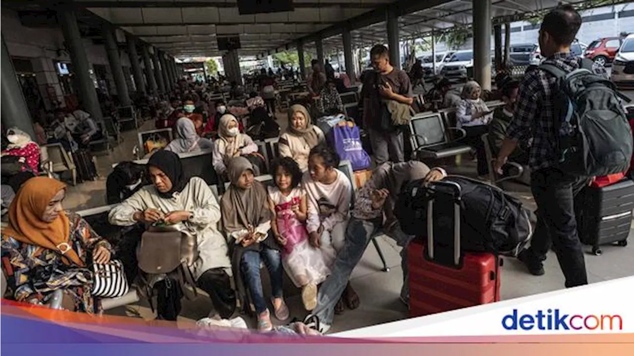 Ada 344 Perjalanan Kereta Tambahan Mudik dari Gambir & Senen, Cek Waktunya