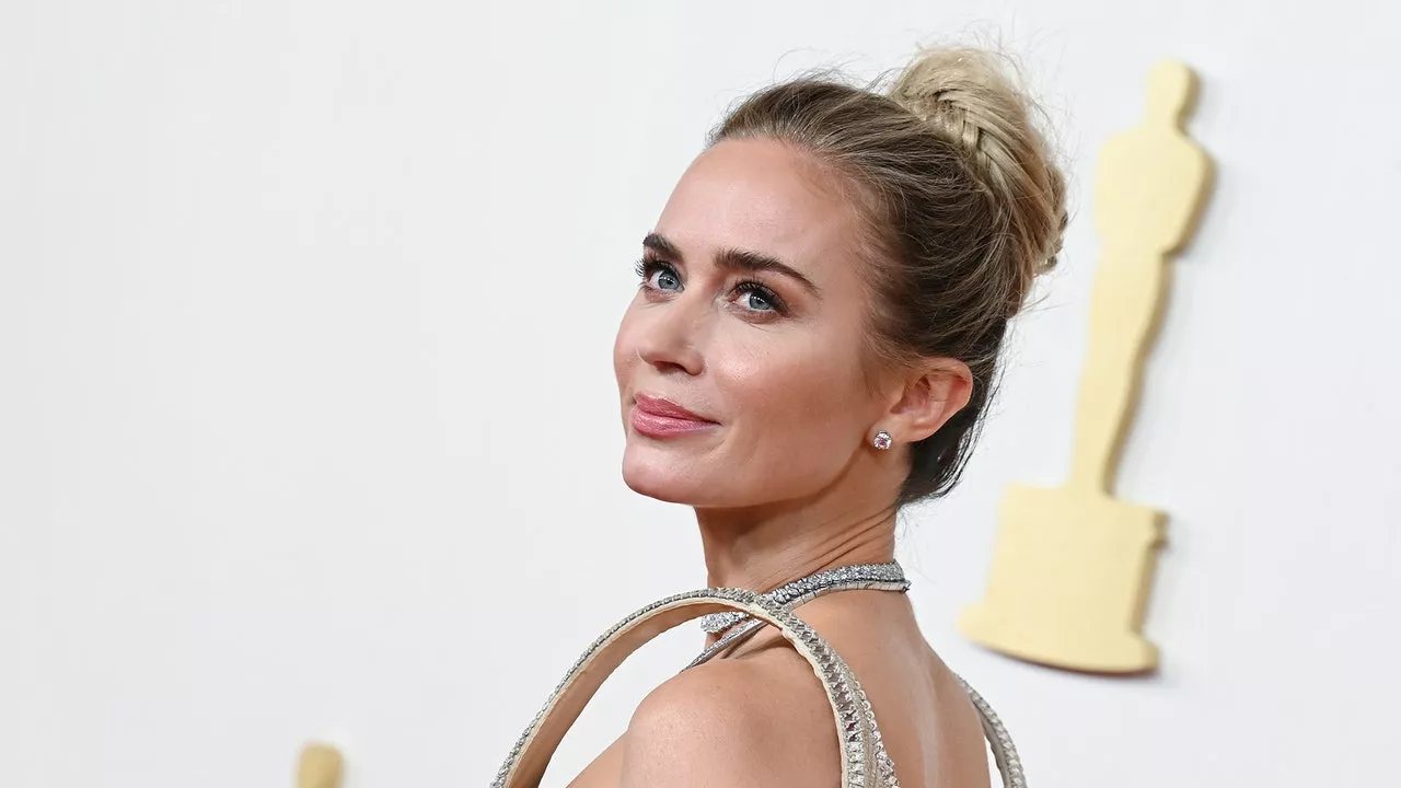 Emily Blunt Wore a Gravity-Defying Dress to the 2024 Oscars