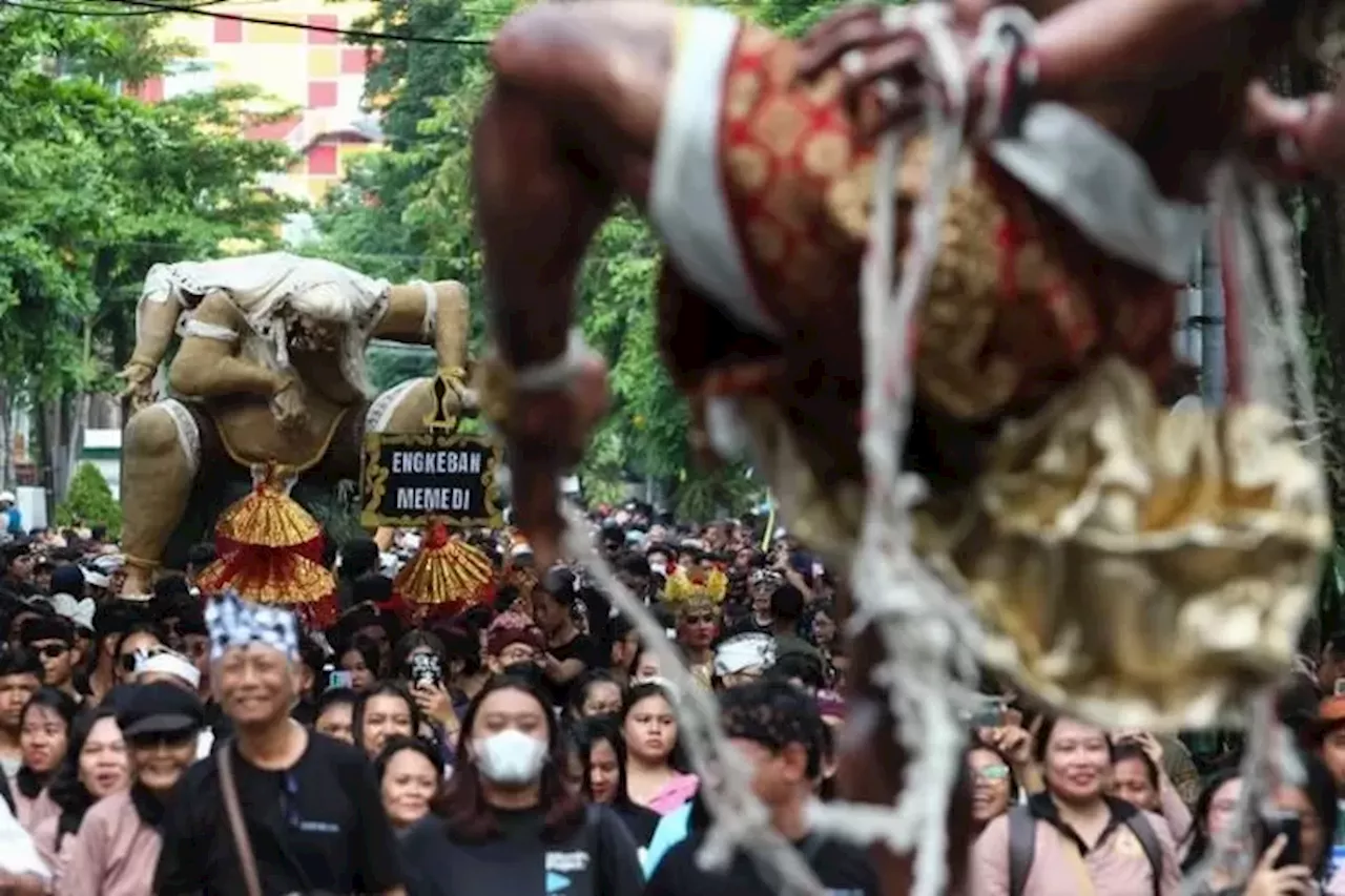 Pawai Ogoh-Ogoh di Taman Surya Surabaya, Wali Kota Eri Sebut Balai Kota Rumah Semua Agama