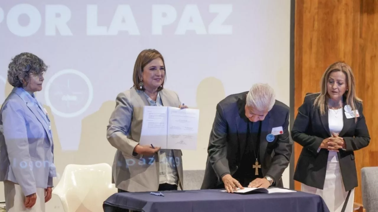 Xóchitl Gálvez ajusta su propuesta de mega cárcel y firma Compromiso por La Paz