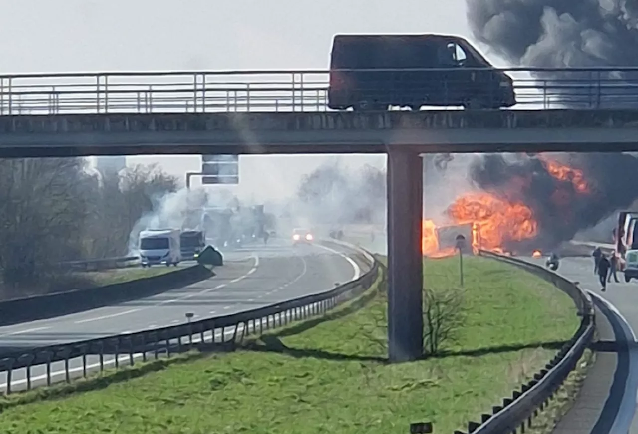 Camion en feu sur l'A2. Vitesse, travaux... Quel impact sur la route endommagée par l'accident ?