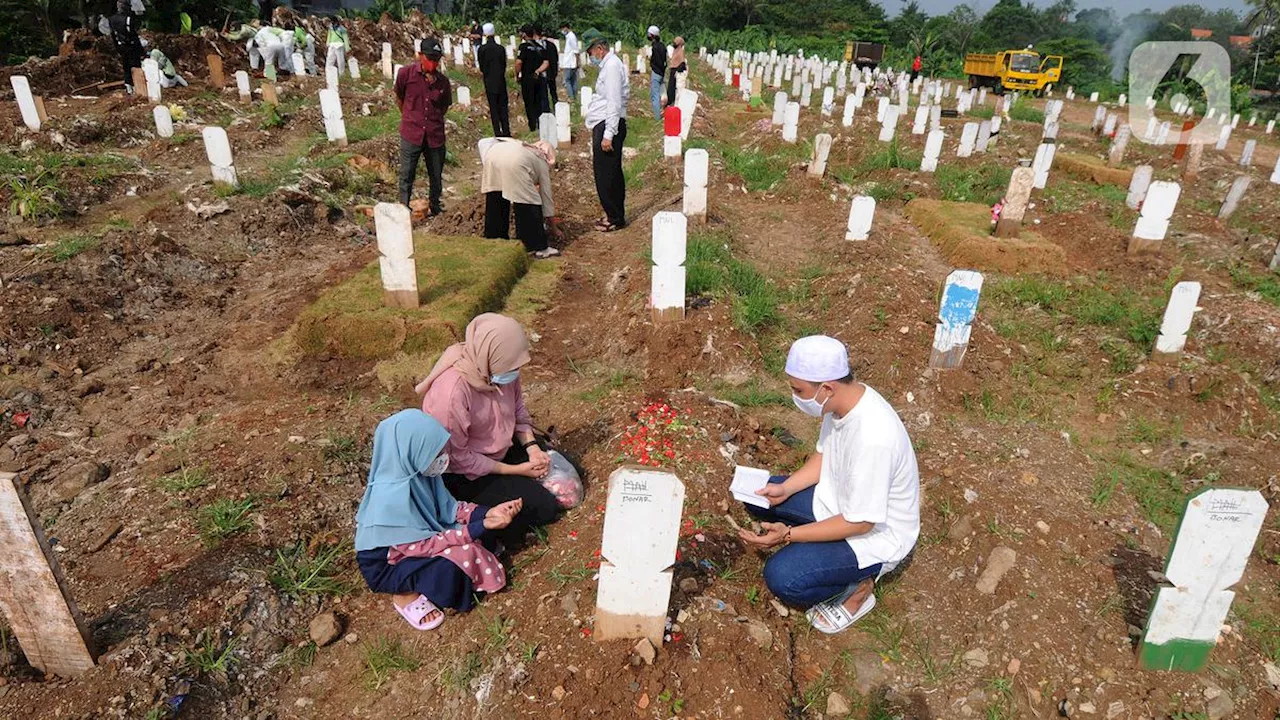 Adab dan Bacaan Doa Ziarah Kubur dari Rasulullah: Orang Tua, Guru dan Umum