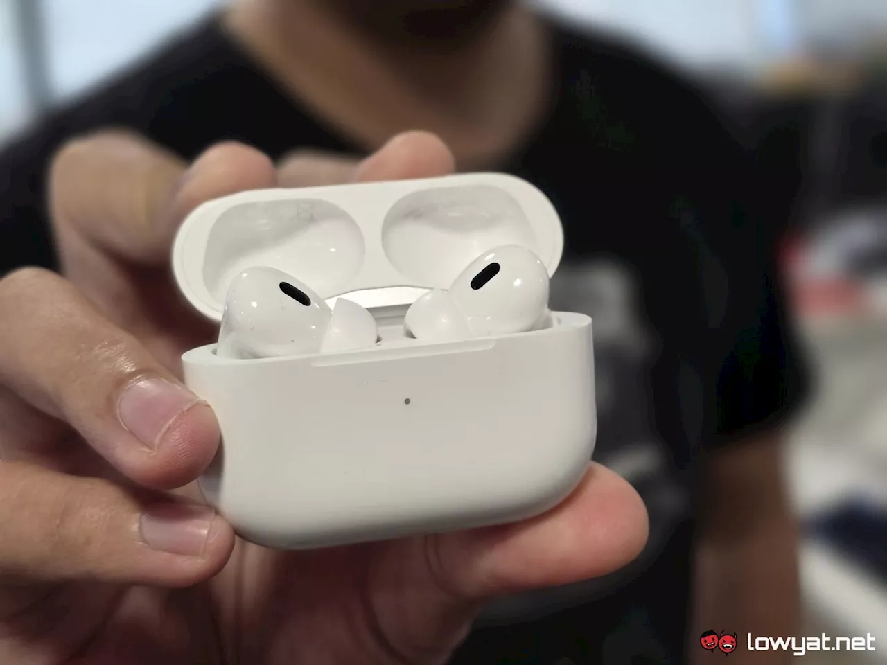 AirPods Pro To Reportedly Get Hearing Aid Mode With IOS 18