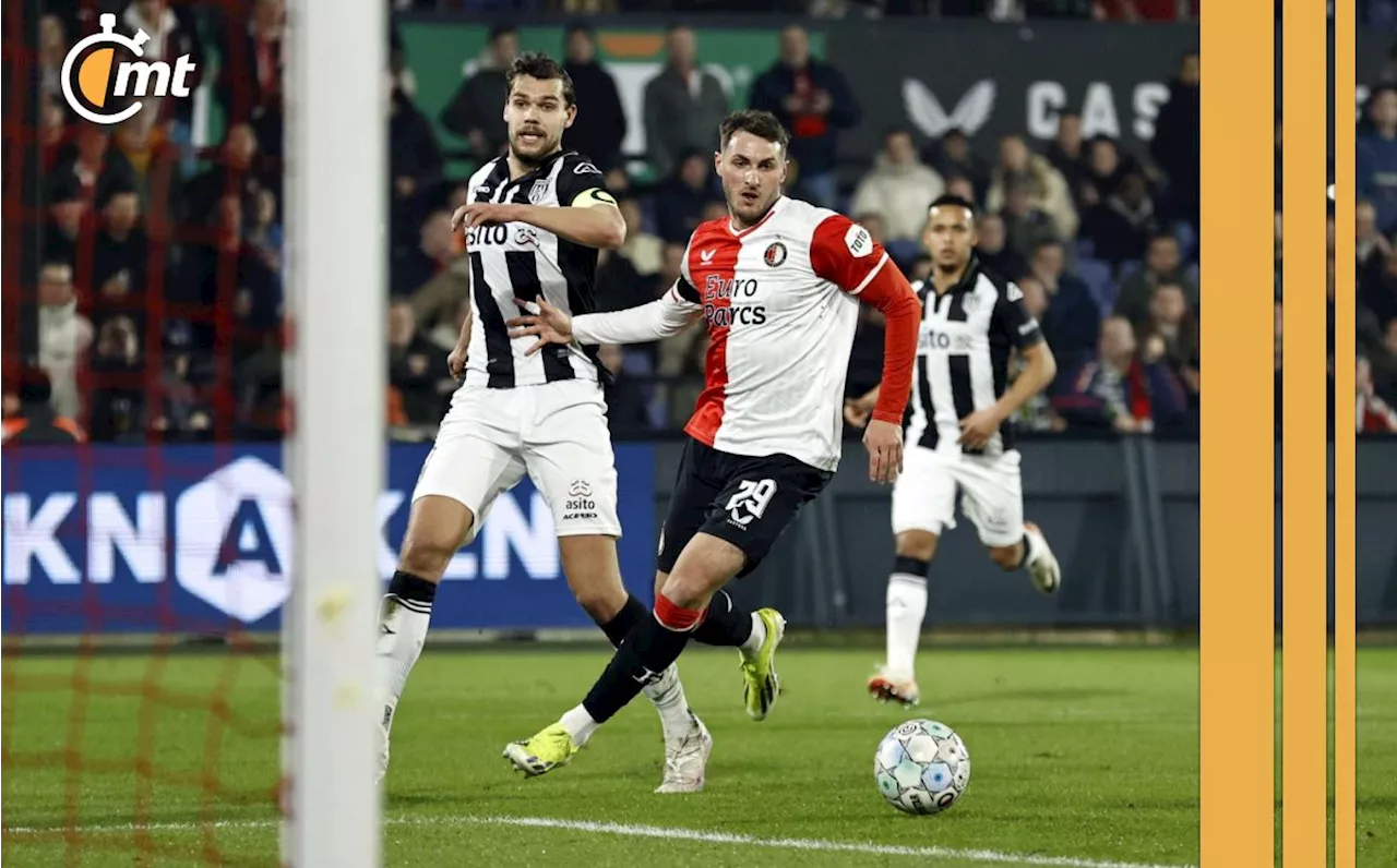 Santi Giménez perdió chance de gol con Feyenoord por un piedra, papel o tijera