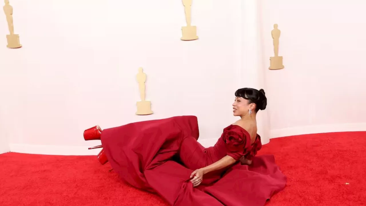 Premios Oscar 2024: Liza Koshy protagonizó el primer blooper de ceremonia