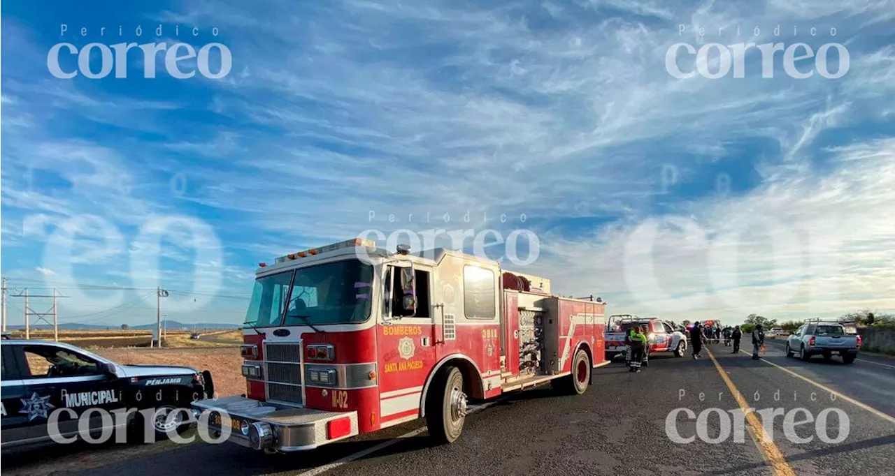 Mueren en choque madre y bebé de 3 meses en Pénjamo; hijos de 9 y 11 años quedan graves