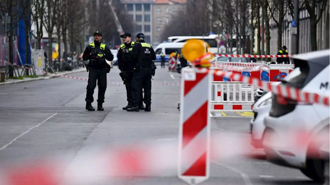 Schüsse am Checkpoint Charlie: Mann stirbt in Berlin