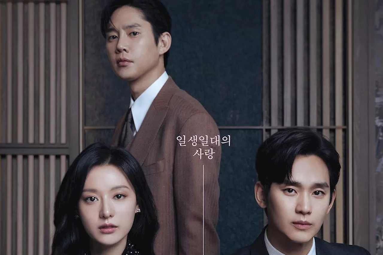 Kim Ji Won And Kim Soo Hyun’s Relationship Faces A Change With Park Sung Hoon’s Arrival In “Queen Of Tears” Poster