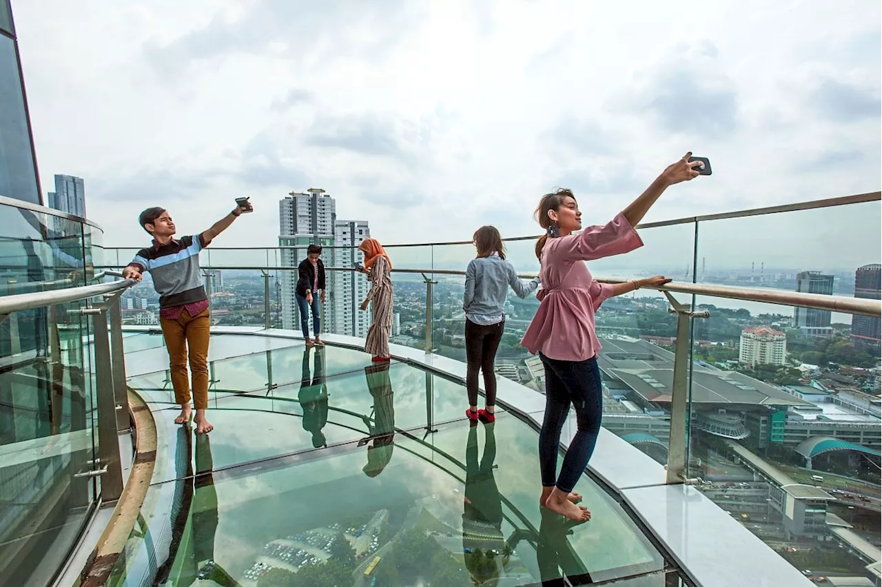 Glass bridges in Malaysia that will 'elevate' your experience