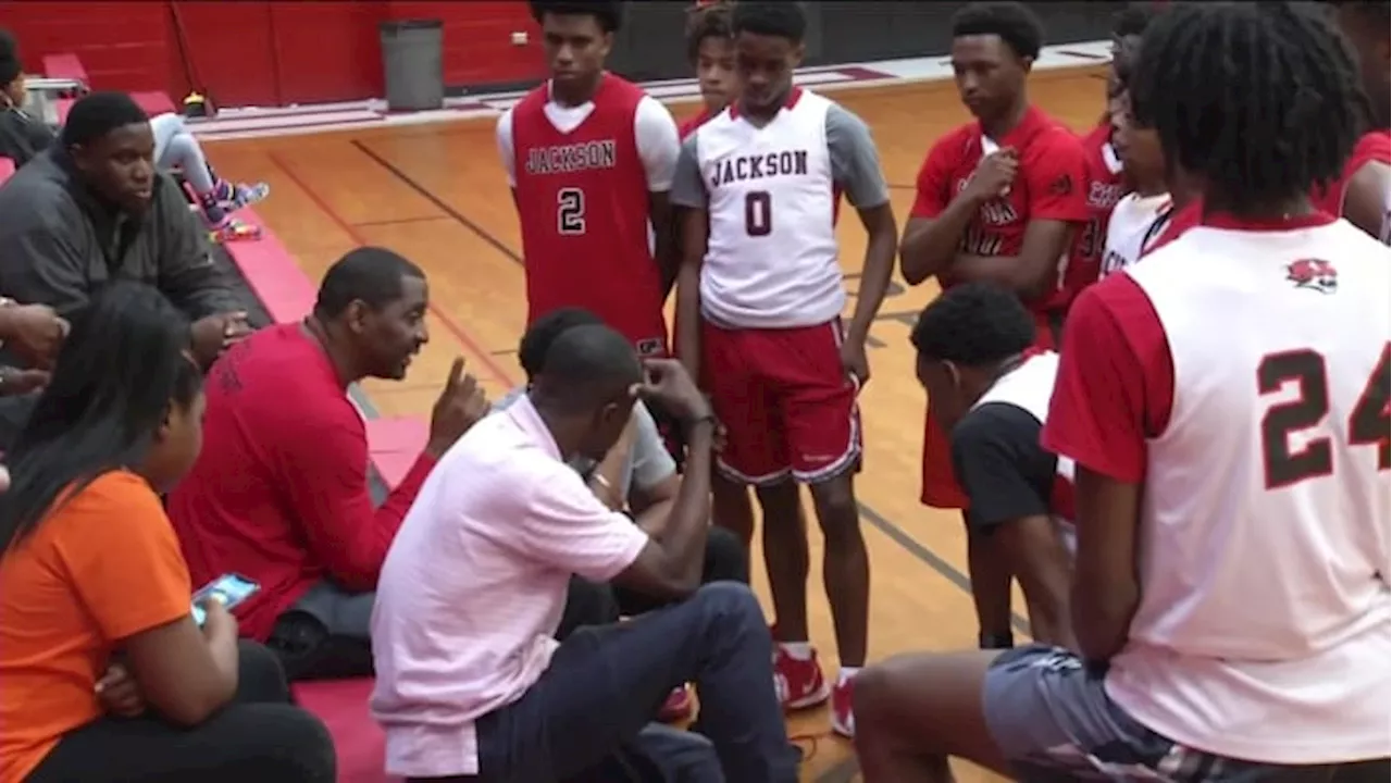 Jackson basketball coach James Collins steps down after 15 seasons at his alma mater