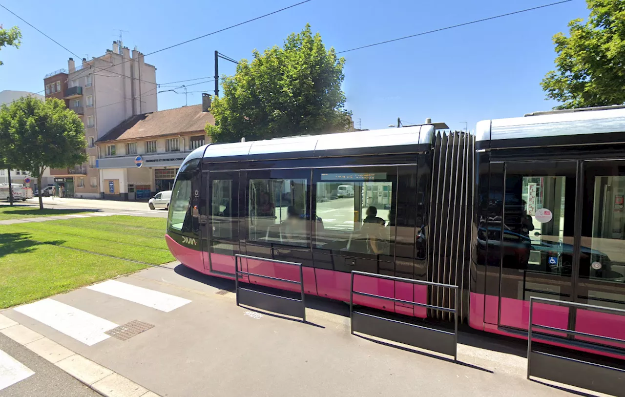 Un tram et une voiture se percutent près de Dijon, la conductrice hospitalisée