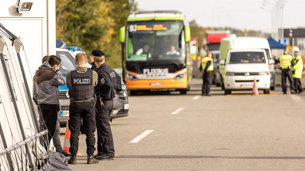 Kiefersfelden: Schleuser auf A93 gestoppt – zwei Männer in Haft