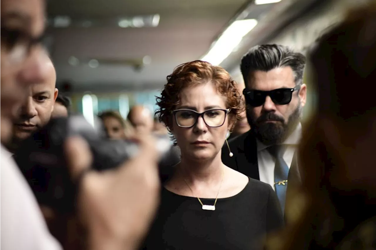 Carla Zambelli perde ação contra delegado da Polícia Federal