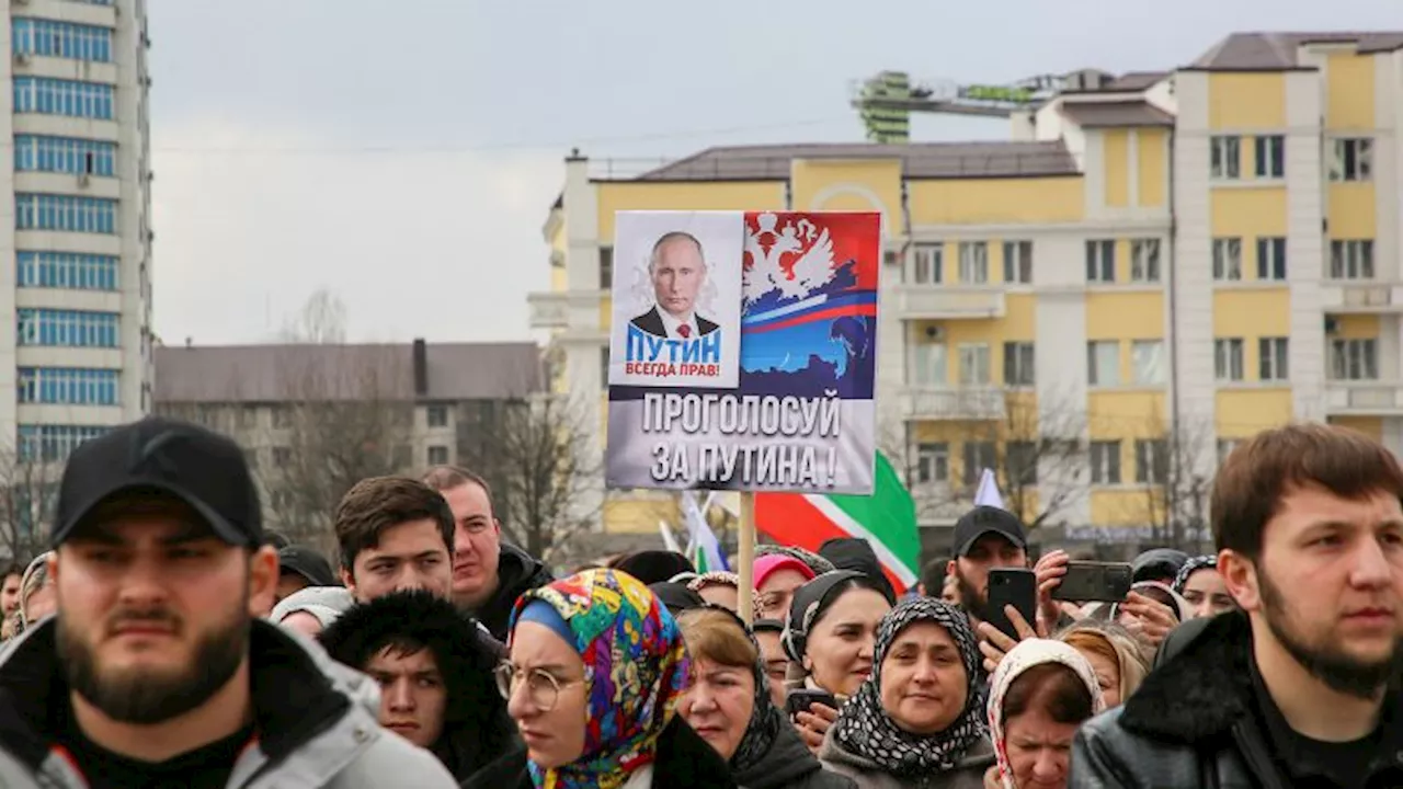 Despite scenes of defiance, plenty of Russians support Putin as election nears