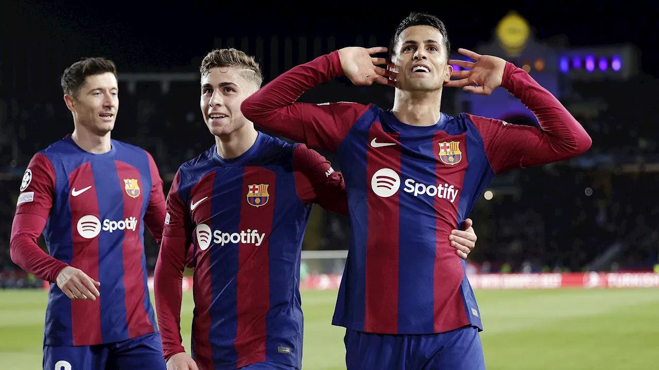  Le FC Barcelone bat Naples (3-1) et file en quarts de finale, Joao Cancelo et Lewandowski buteurs
