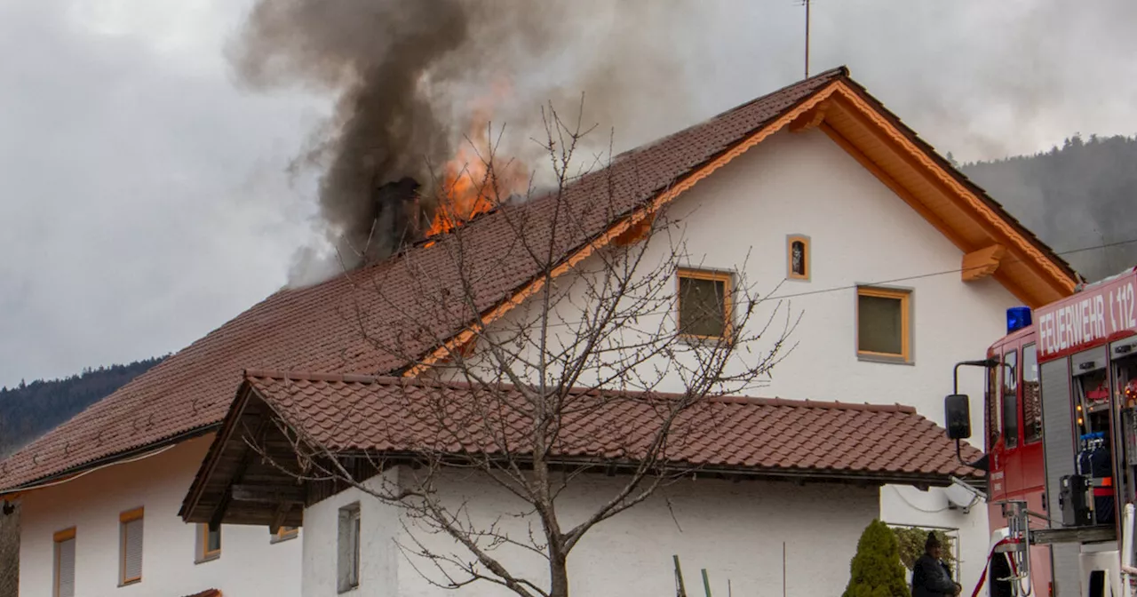 Dachstuhlbrand sorgt für Großeinsatz in Bernried