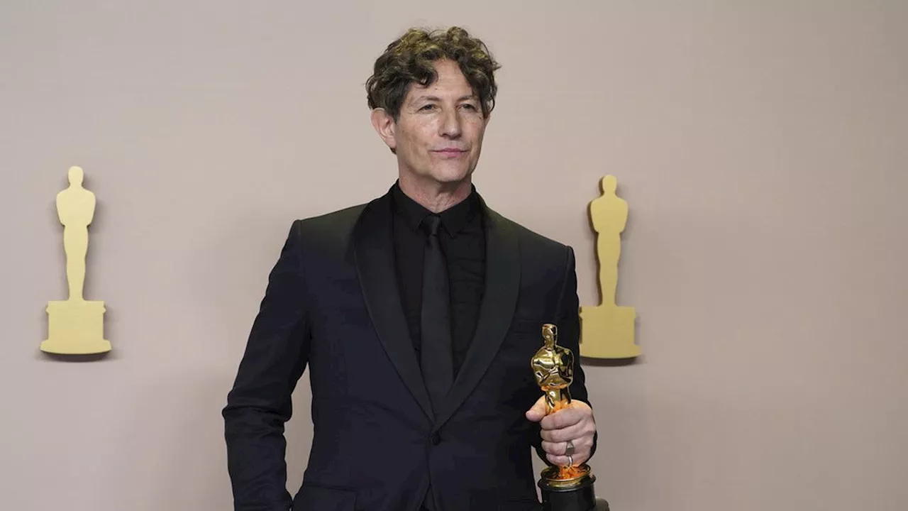 Sutradara Yahudi Jonathan Glazer Kritik Serangan Israel ke Gaza Saat Beri Pidato Kemenangan di Piala Oscar 2024