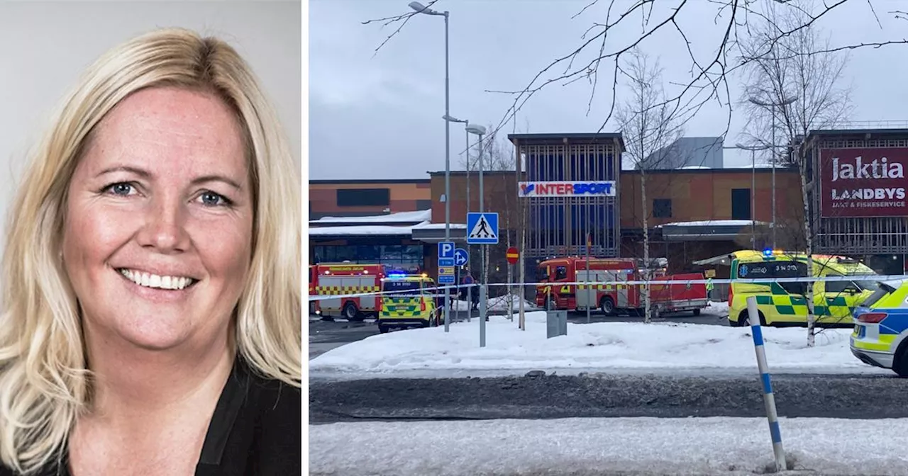 Fem butiker öppnar igen efter takraset