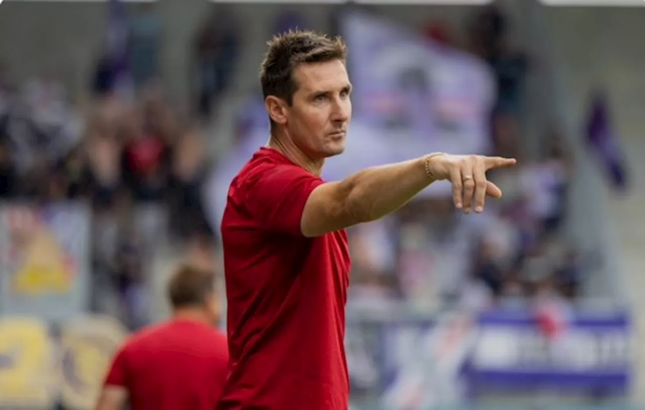 Sender Miroslav Klose ut på glødende kull som hovedtrener for gamleklubben