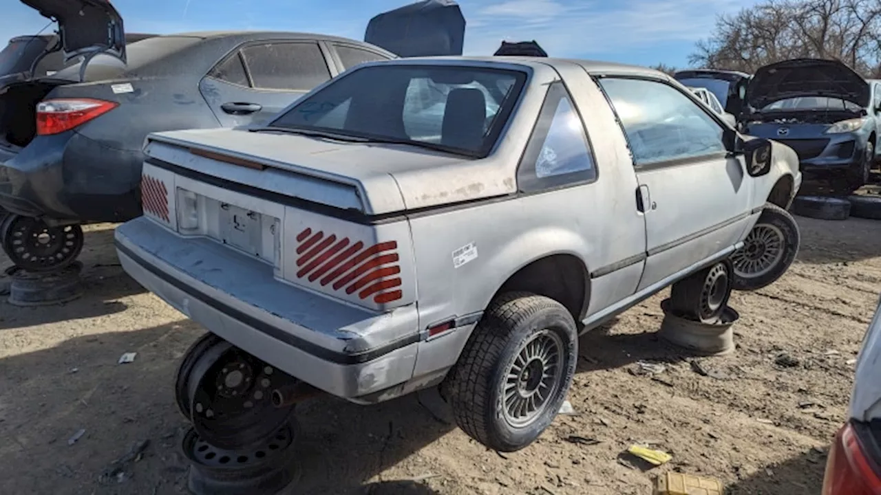 Junked 1987 Nissan Pulsar NX