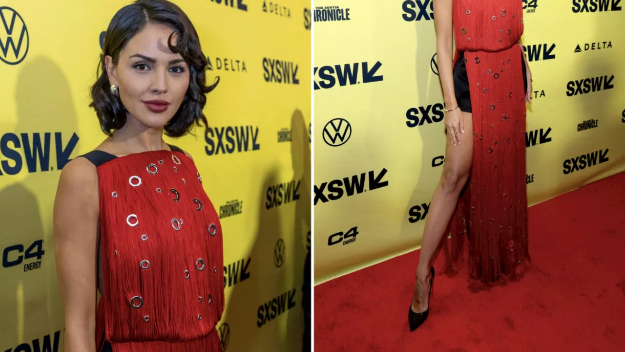 Eiza González espectacular con vestido sobre shorts de Prada y zapatos pumps