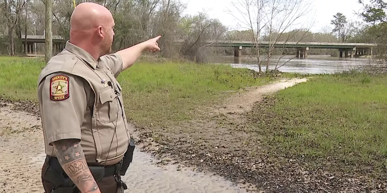 Dale County deputy recounts rescue of two young men whose boat capsized