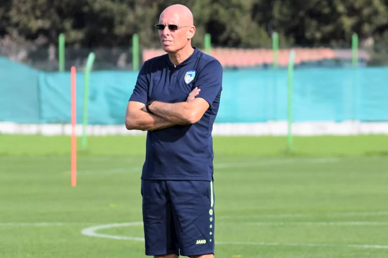 Stephen Constantine to continue as Pakistan head coach