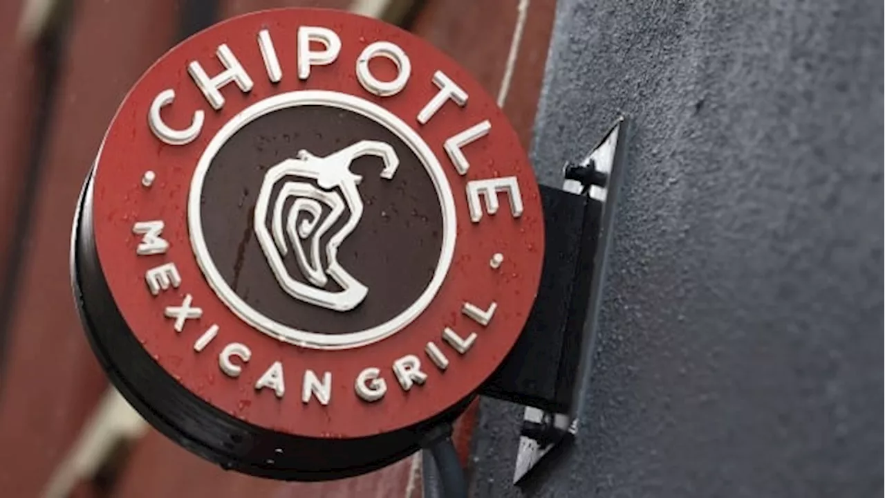 Woman who threw burrito bowl at Chipotle worker sentenced to jail, offered job at fast food restaurant