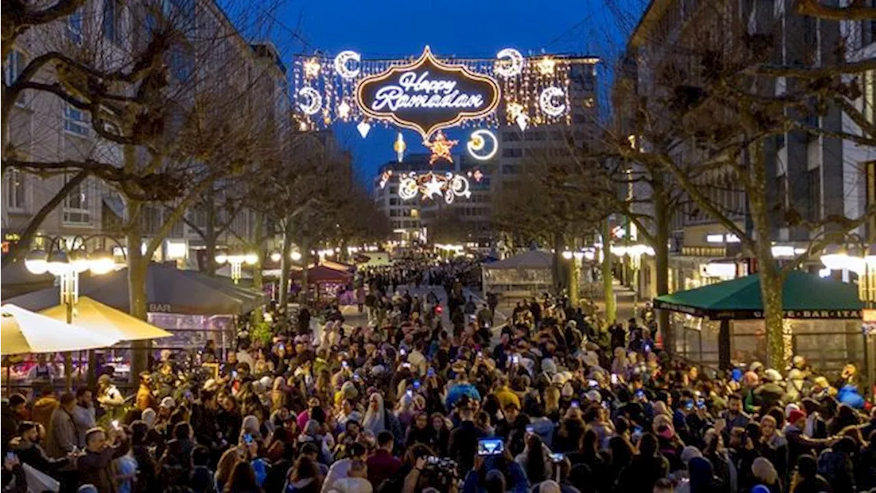 Frankfurt Merayakan Bulan Suci Ramadhan dengan Dekorasi Lampu